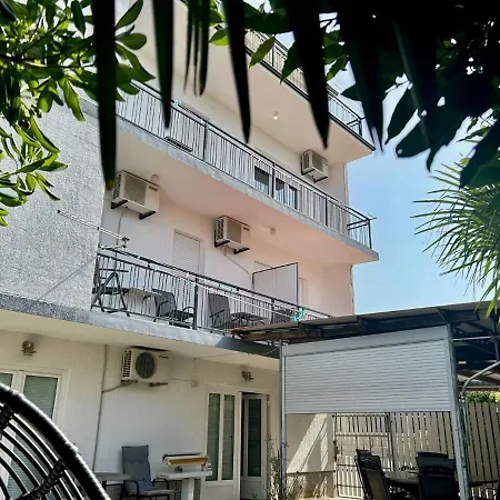 Apartment And Mira