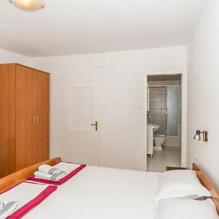 Apartment And Mira *