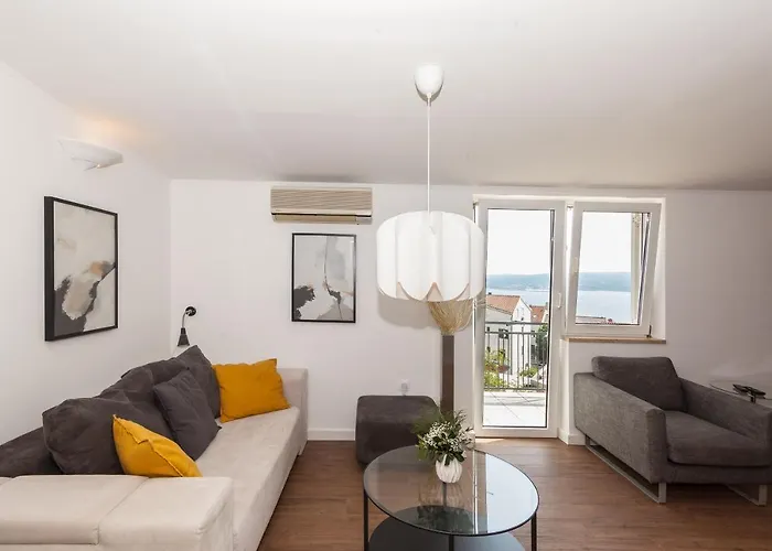 And Mira * Crikvenica