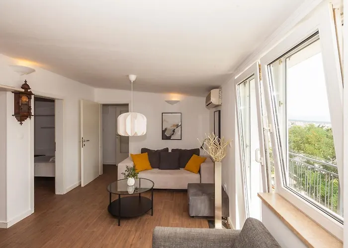 Appartement And Mira