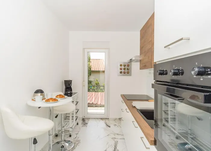 Appartement And Mira *