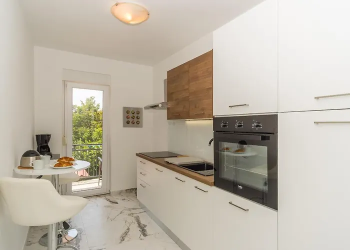 And Mira * Crikvenica